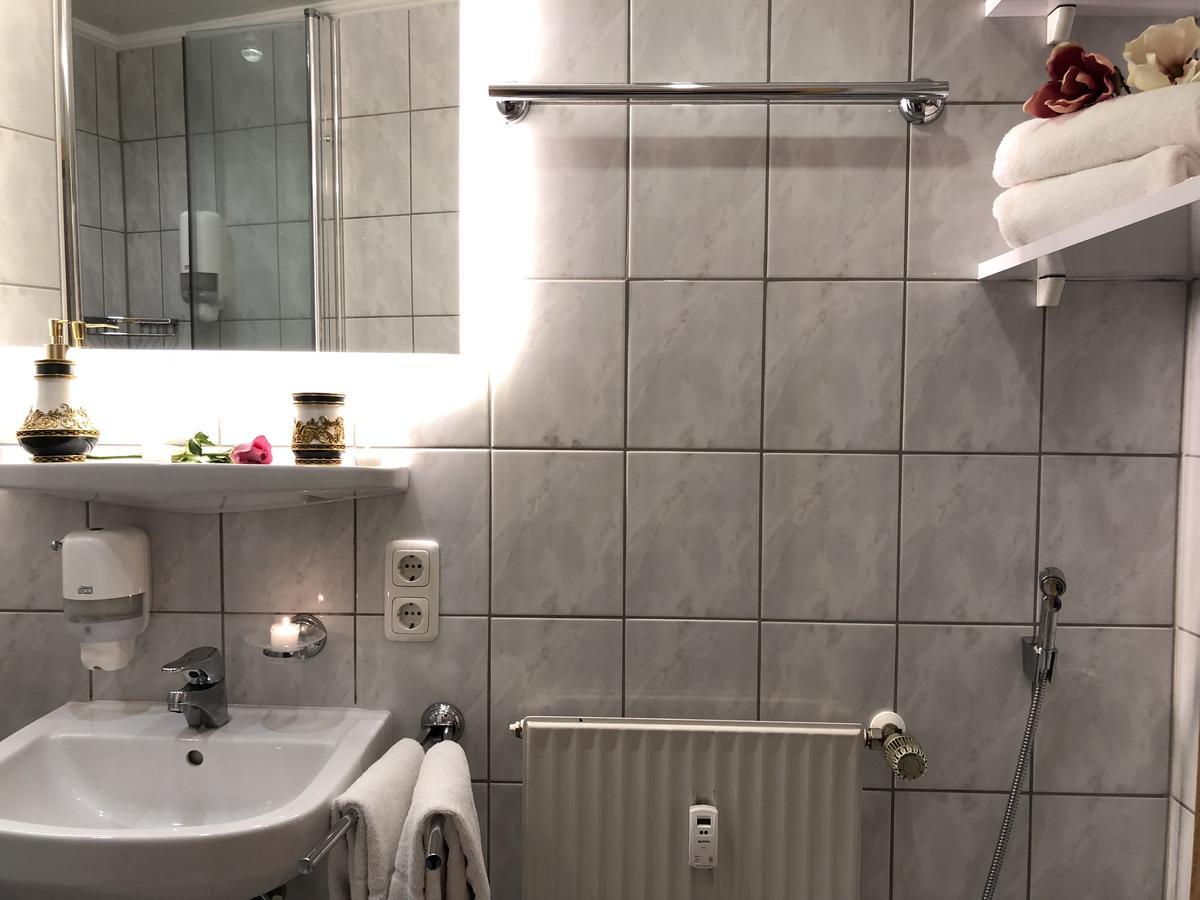 Golden Gapa Deluxe Studio Apartment 20 การ์มิช-พาร์เทนเคียร์เชน ภายนอก รูปภาพ